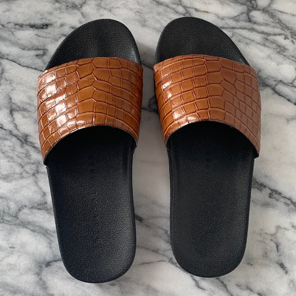 Freda Salvador Lea Slides - Camel